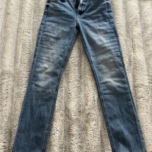 MOTHER Slim Ankle Jeans in Medium Wash Blue